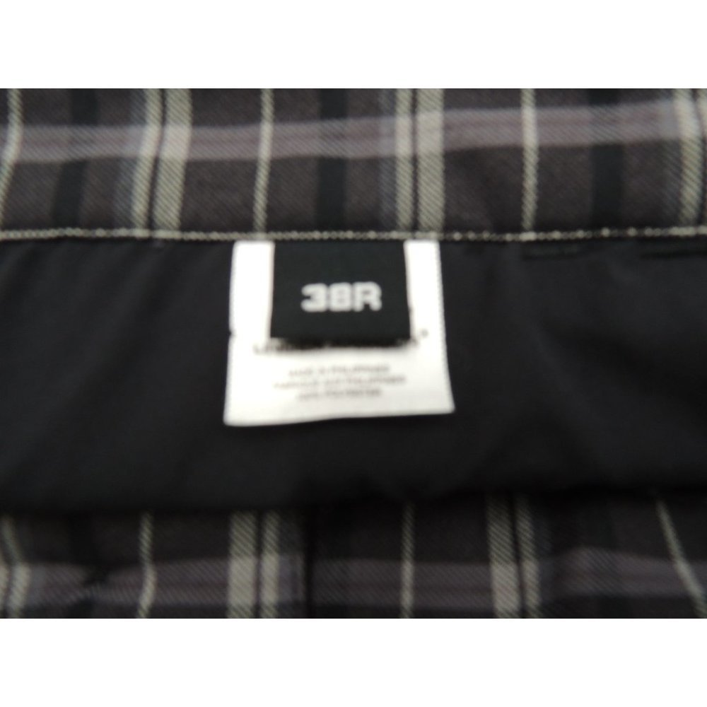 Under Armor Mens Golf Shorts size 38R - Picture 4 of 4